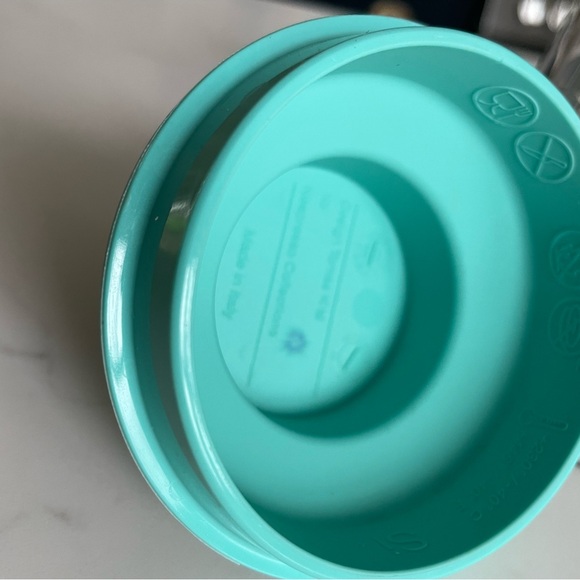 Nespresso glass Shaker with Aqua (silicone) Lid - Picture 5 of 5